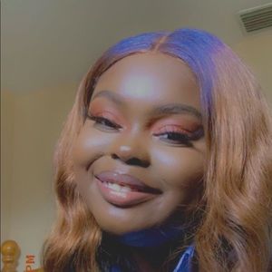 Meet your Posher, Edena